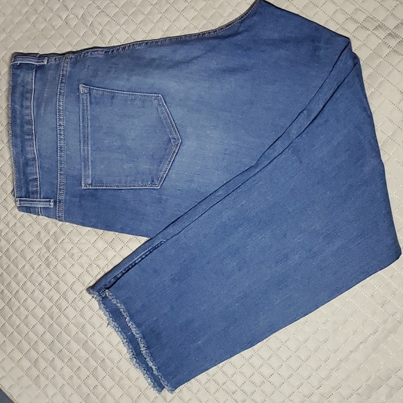 Vintage America Women's Boho Capri Jeans - Picture 5 of 7